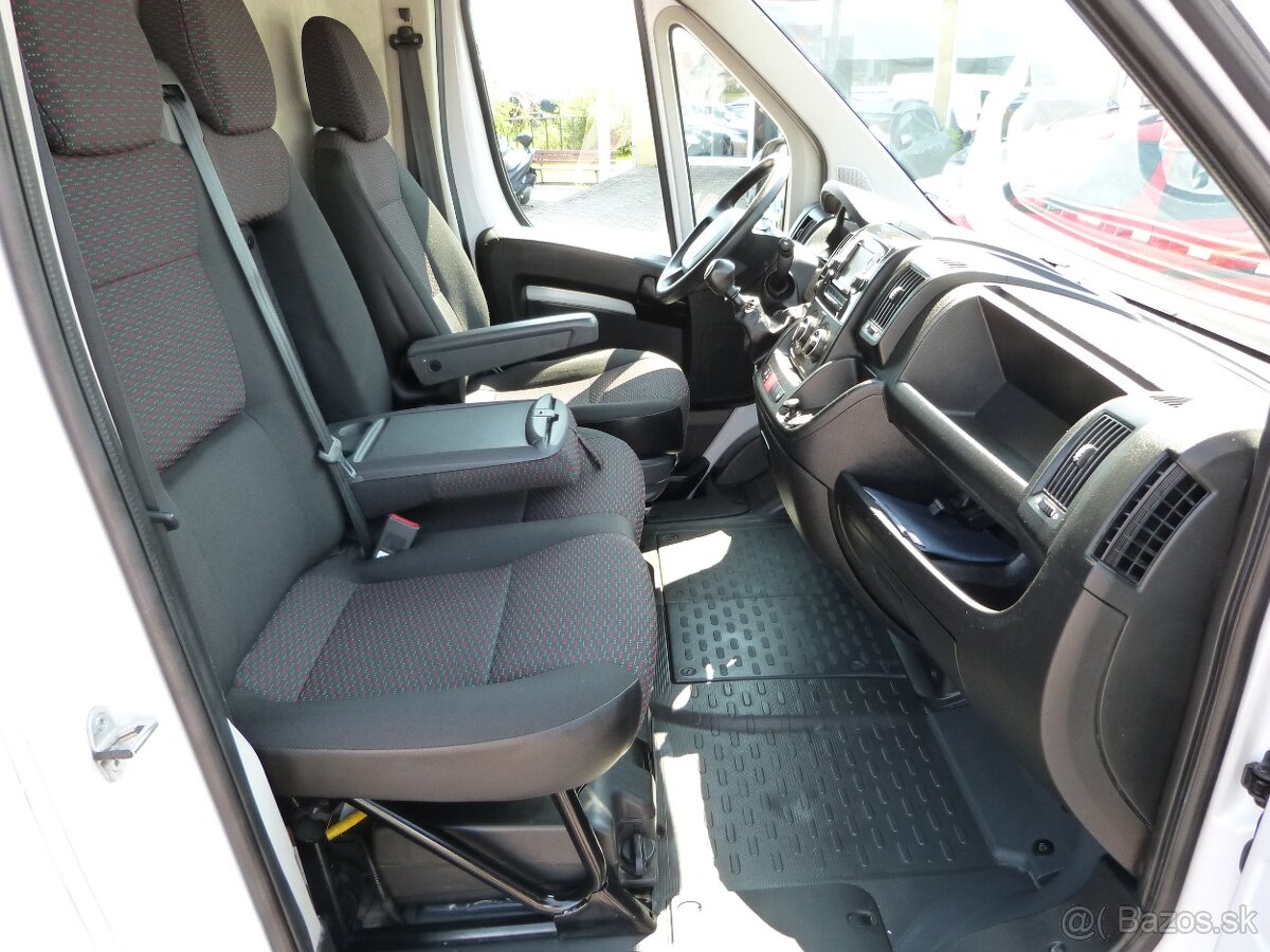 Peugeot Boxer Furgon 2.2 BlueHDi 140k 335 L2H2 Pack - 12