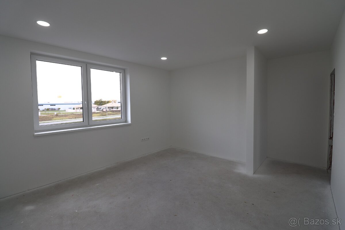 5-izbový poschodový dvojdom v širšom centre mesta - 12