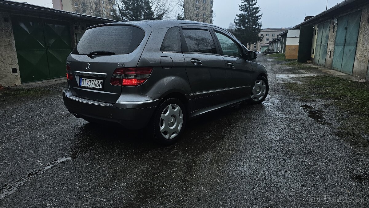 Mercedes-Benz B180 CDI - 12