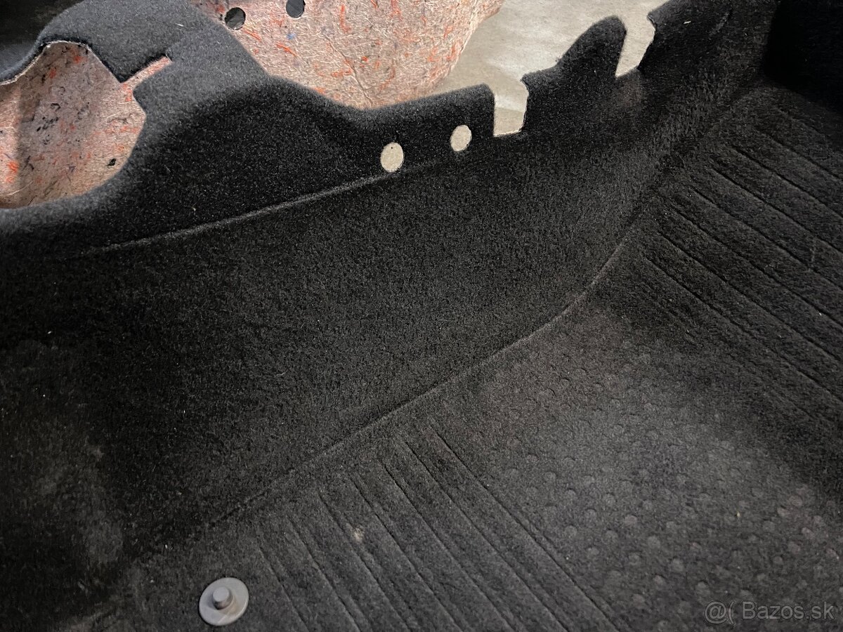 skoda octavia 2 DSG cierny koberec neposkodeny facelift - 12