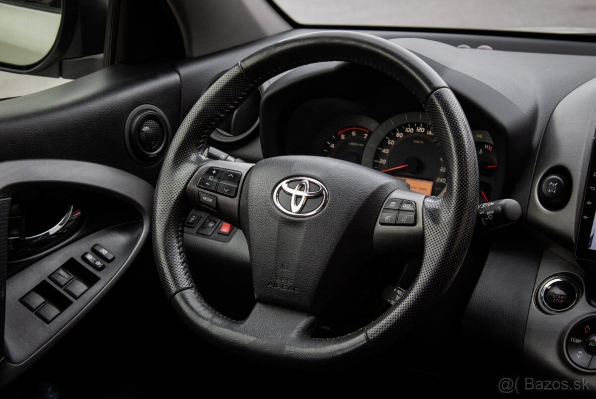 Toyota RAV4 2.2 D-4D 110kw MT/6 2013 - 12
