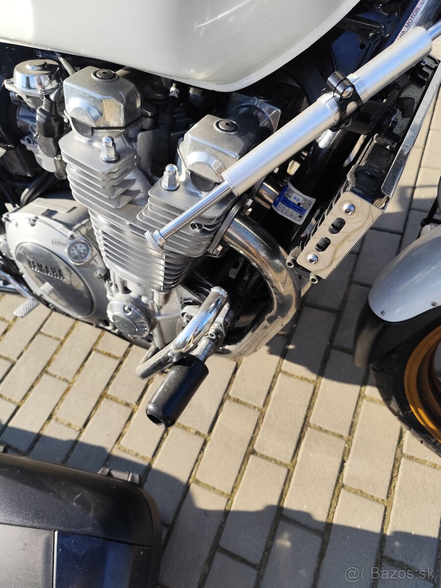 Yamaha XJR 1300 - 12