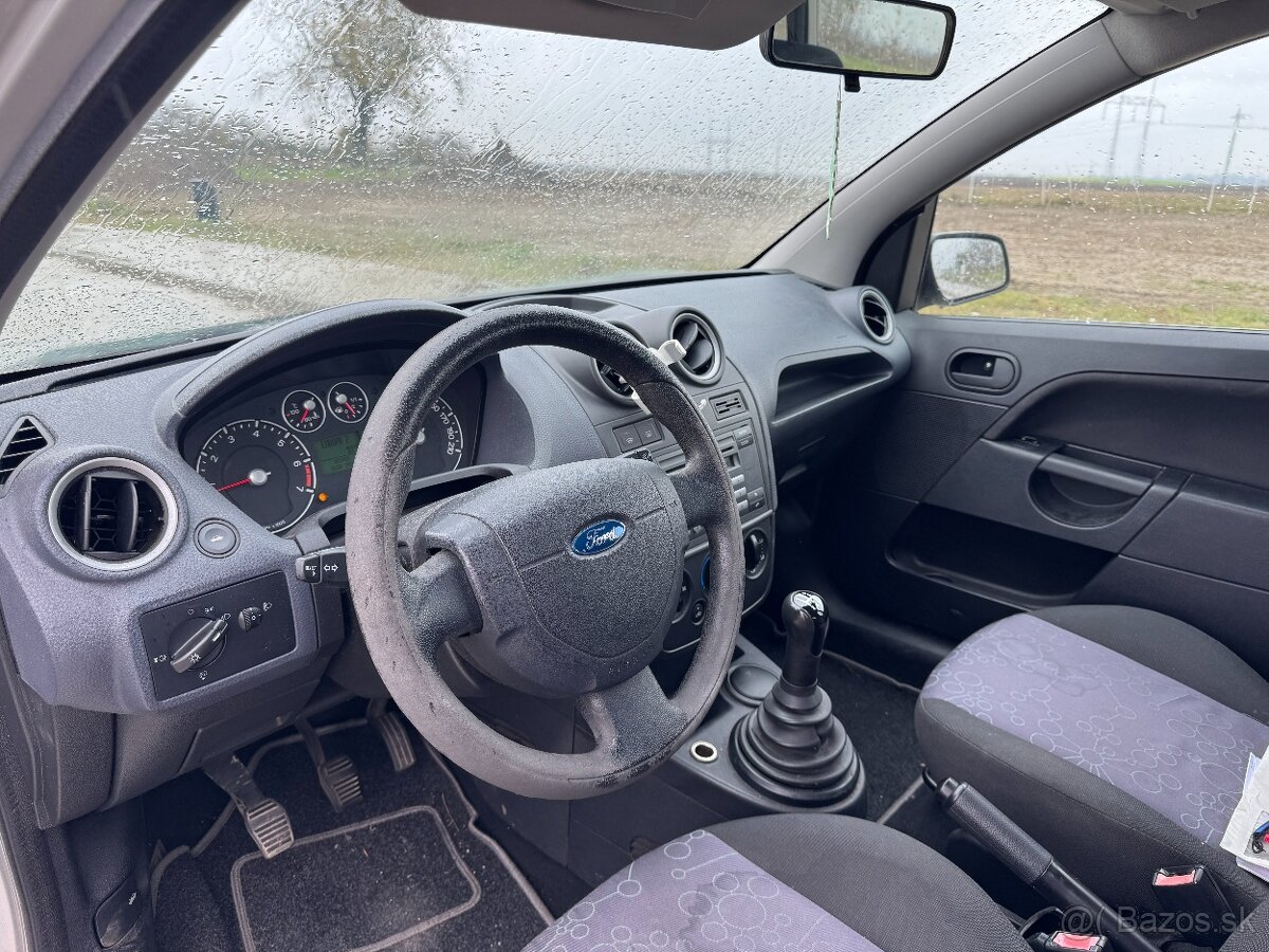 Ford Fiesta 1.25i Duratec Ambiente, 55 kw, 2008, A/C, benzín - 12