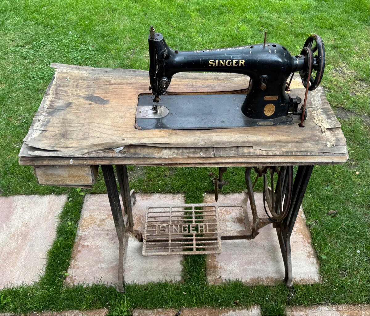 Predám starožitný šijací stroj Singer (r. 1936) - 12