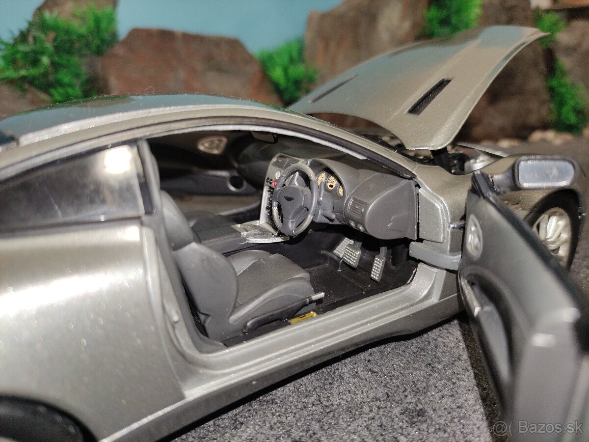 prodám model 1:18 aston martin vanquish James Bond - 12