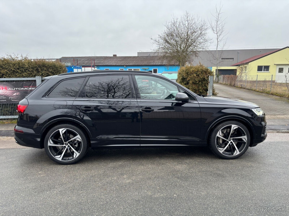 AUDI Q7 55 TFSi e - 12
