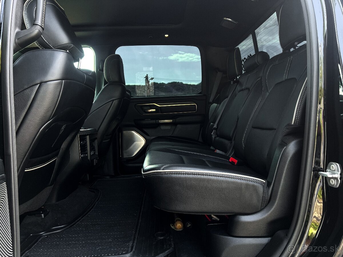 Dodge RAM 1500 5.7 HEMI Limited Black edition,Odpočet DPH - 12