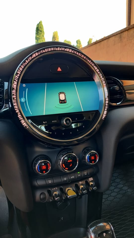 Predám Mini Cooper E SE Elektro 184 Koní 2021 - 12