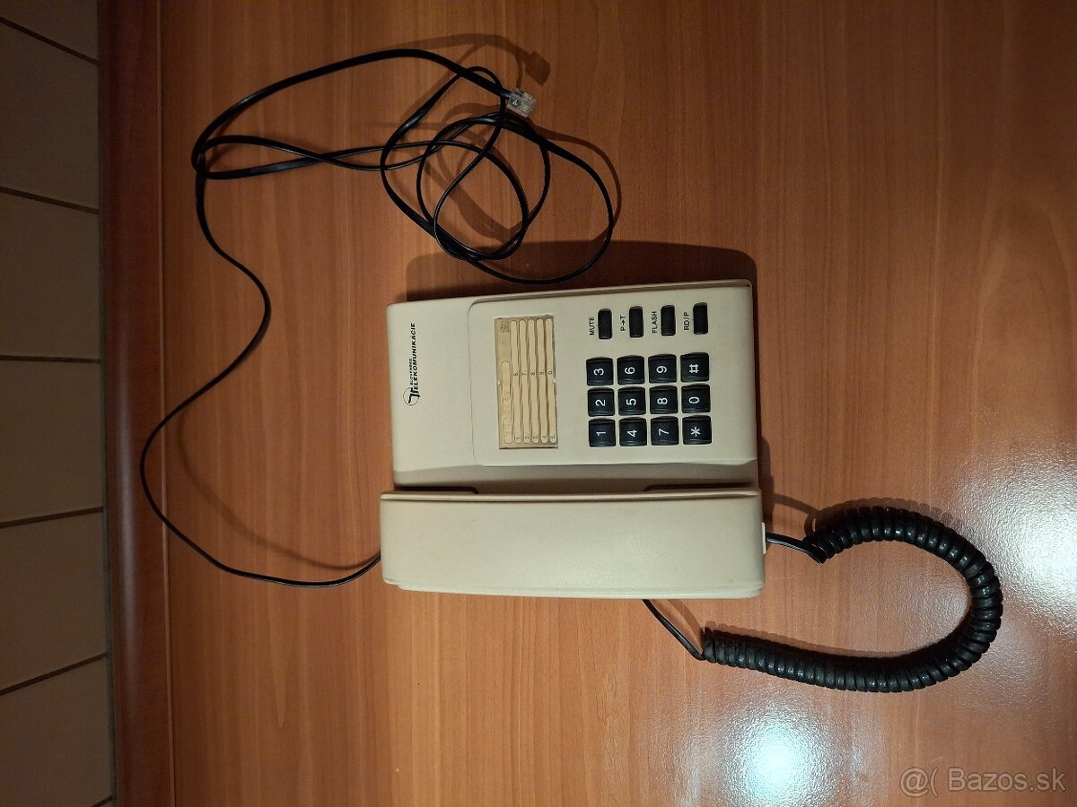 Staré telefóny - 12