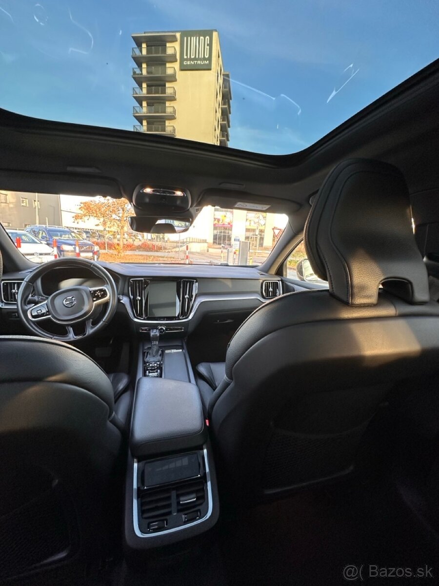 Volvo V60 2.0 4×4, rok 2020 – plná výbava - 12