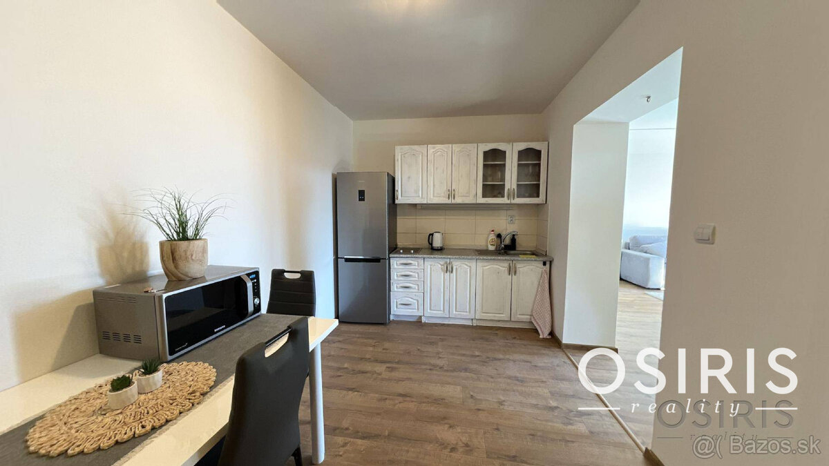 2 izbový byt s balkónom, po rekonštrukcii z r. 2022, 1x park - 12