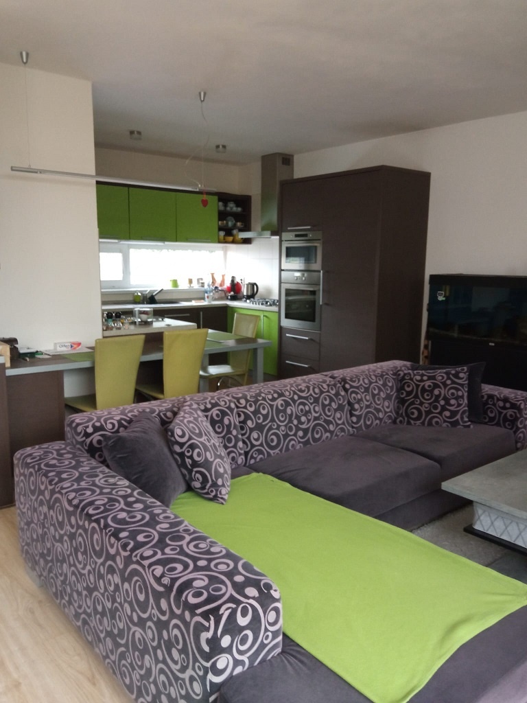 Pekný dom v atraktívnej lokalite Čierna Voda,iba 15 km od BA - 12