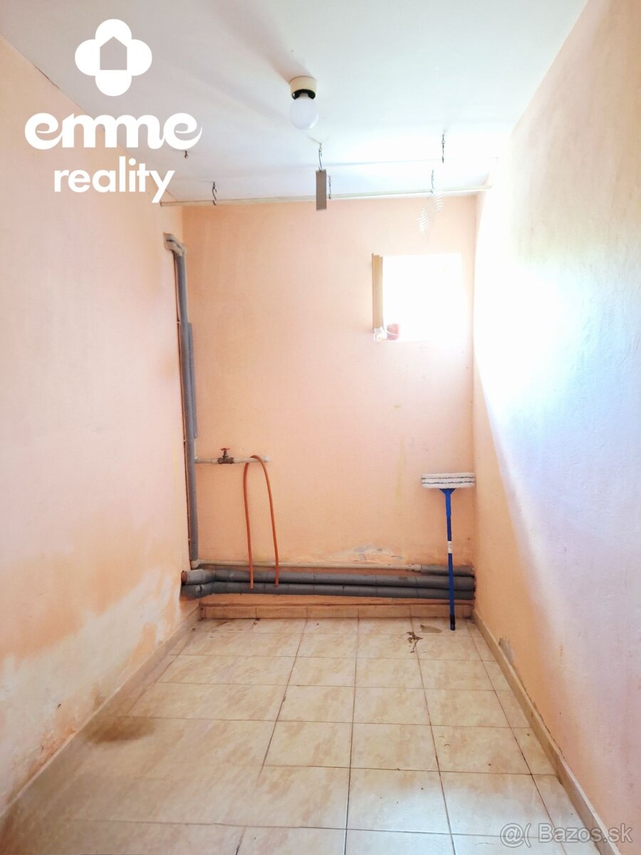 emme reality | Priestranný 5-izbový rodinný dom v Kolárove - 12