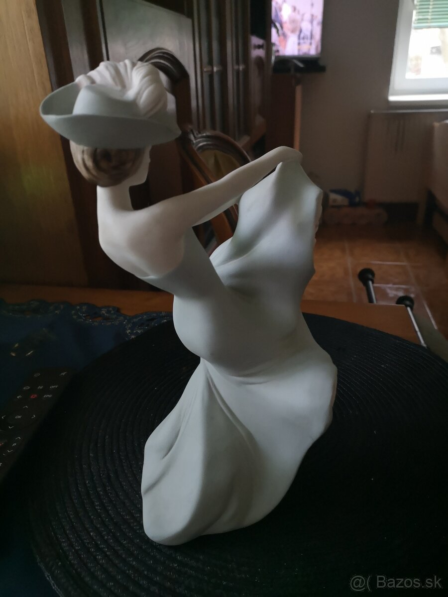 porcelánová soška Dux - 12