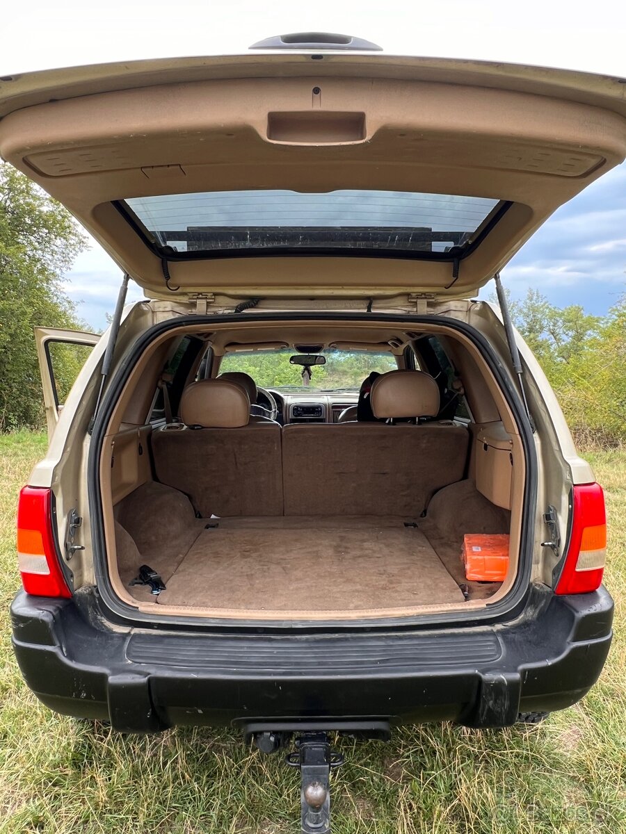 Jeep Grand Cherokee - 12