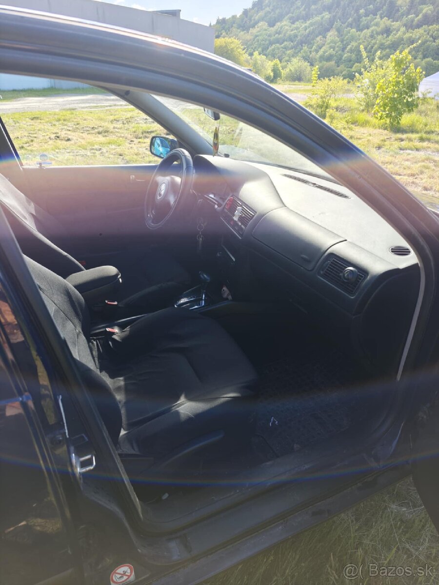 VW Golf IV. 1.6 74kw - 12