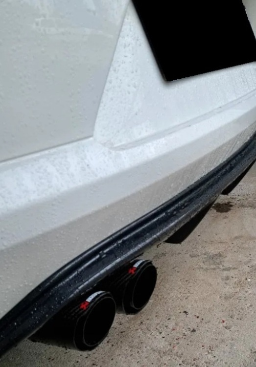 Univerzálna koncovka výfuku Logo: Akrapovič dizajn Carbon - 12