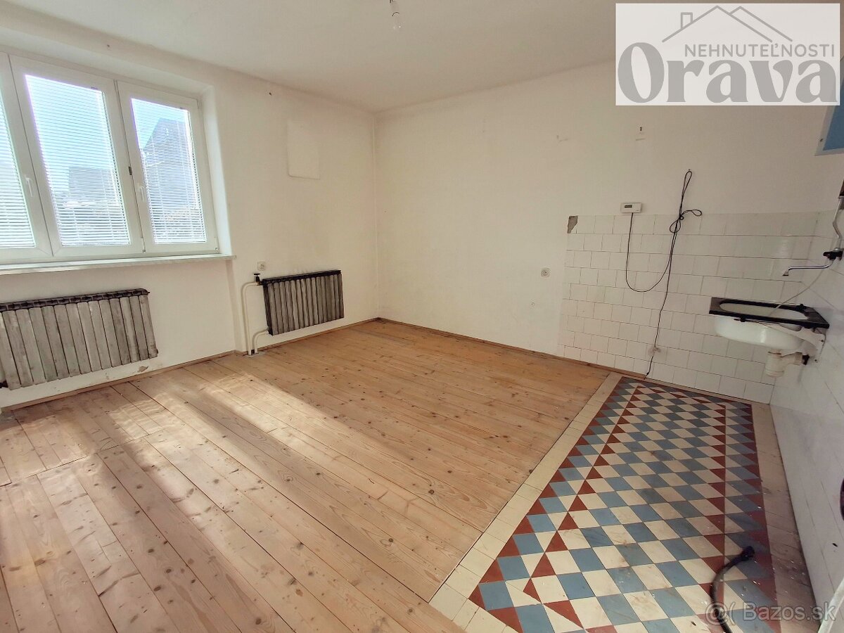 Rodinný dom so záhradou v Nižnej na Orave - 12