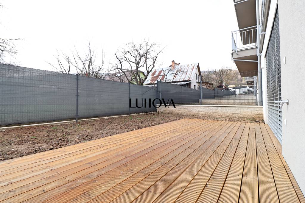 3- izbový byt s 20m2 terasou a 44m2 predzáhradkou - 12