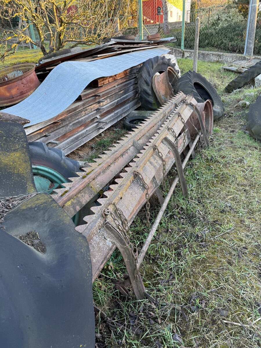 Poľnohospodárske stroje - 12