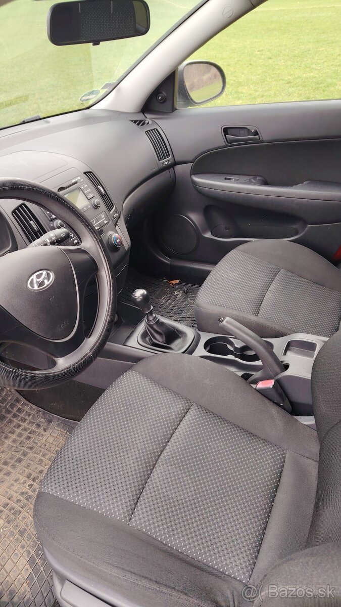Predám Hyundai i30 1.4 benzín - 12