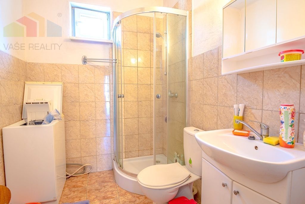 Priestranný rodinný dom s veľkým pozemkom 1454 m2, Bernoláko - 12