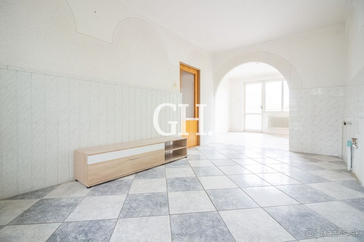 ZNÍŽENÁ CENA - Krajný rodinný dom s potenciálom v pokojnej č - 12