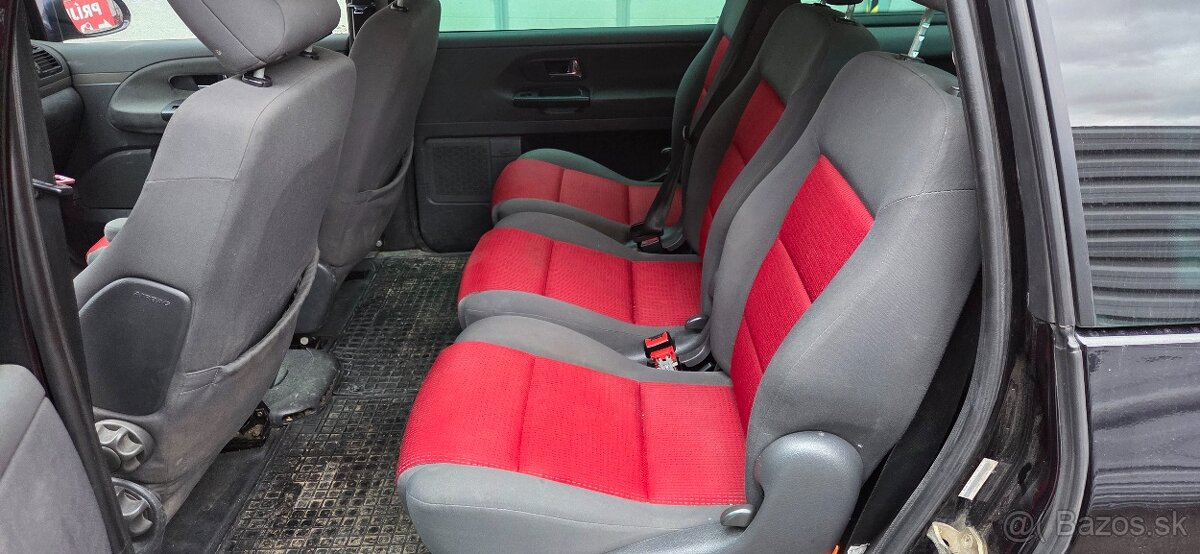 Volkswagen Sharan 1.9 TDi 7-miestné - 12