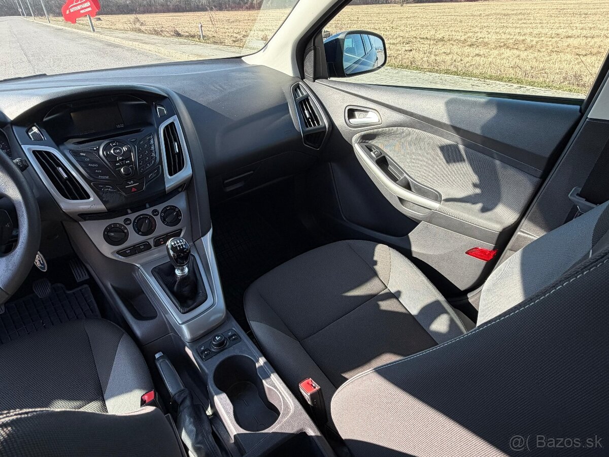 FORD Focus kombi/2011/1,6 Diesel - 12