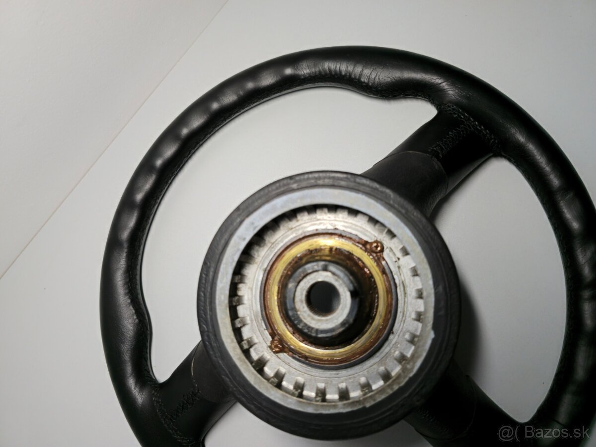 M-packet M-tech BMW volant e30 - 12