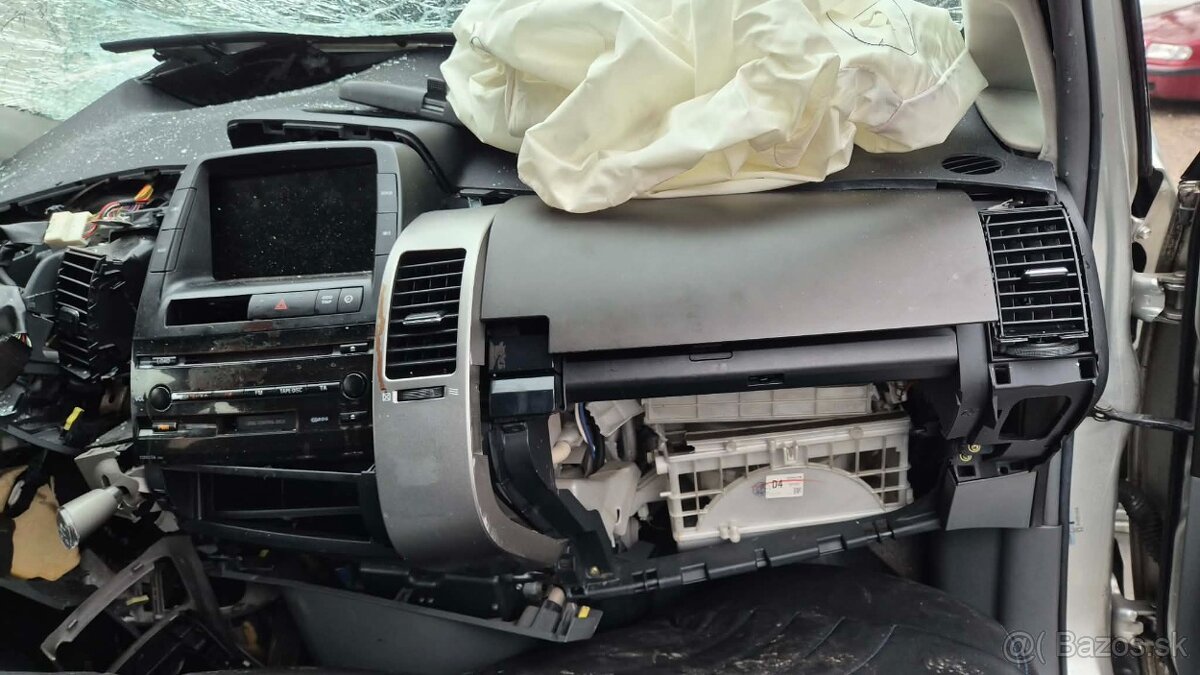 Toyota Prius 1,5i 57kw - 12