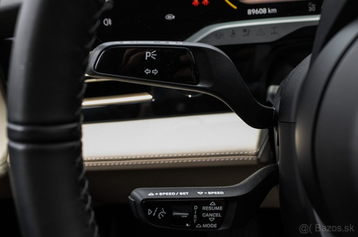 Porsche Taycan TURBO - 12