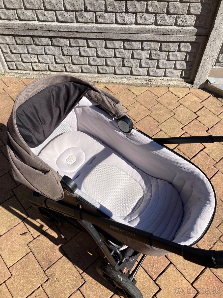 Inglesina Aptica XT - 12