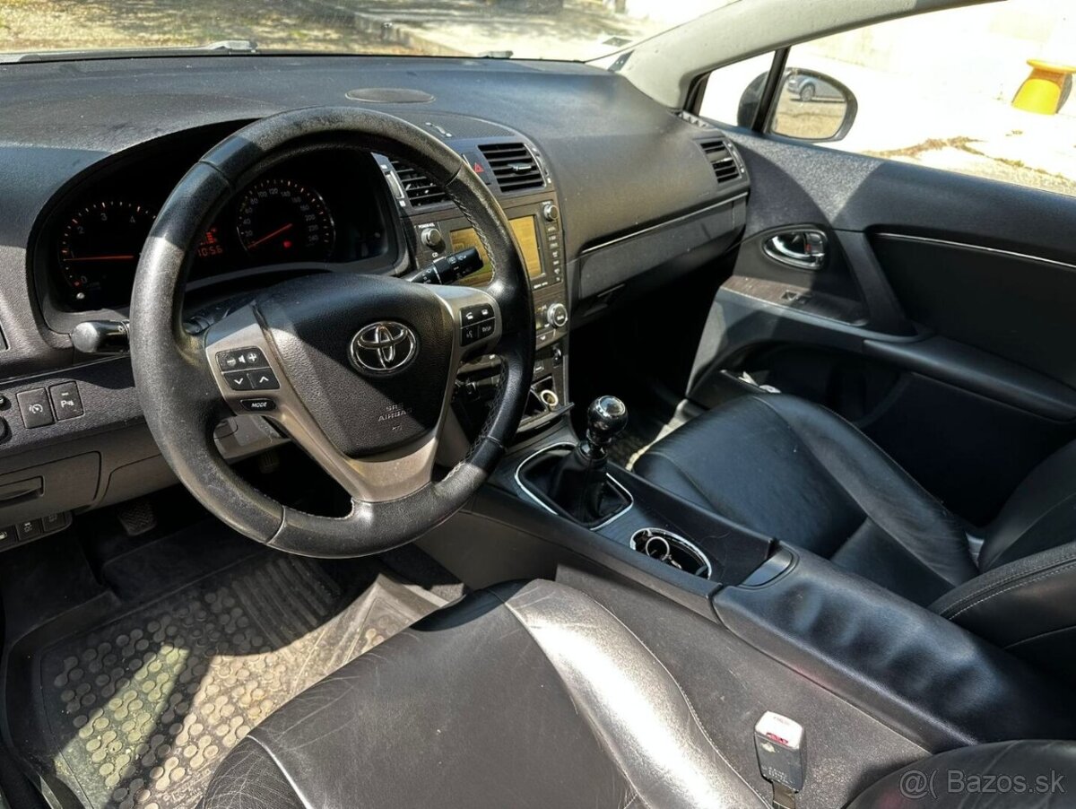 Toyota Avensis combi 2.2 D-4D Exclusive - 12