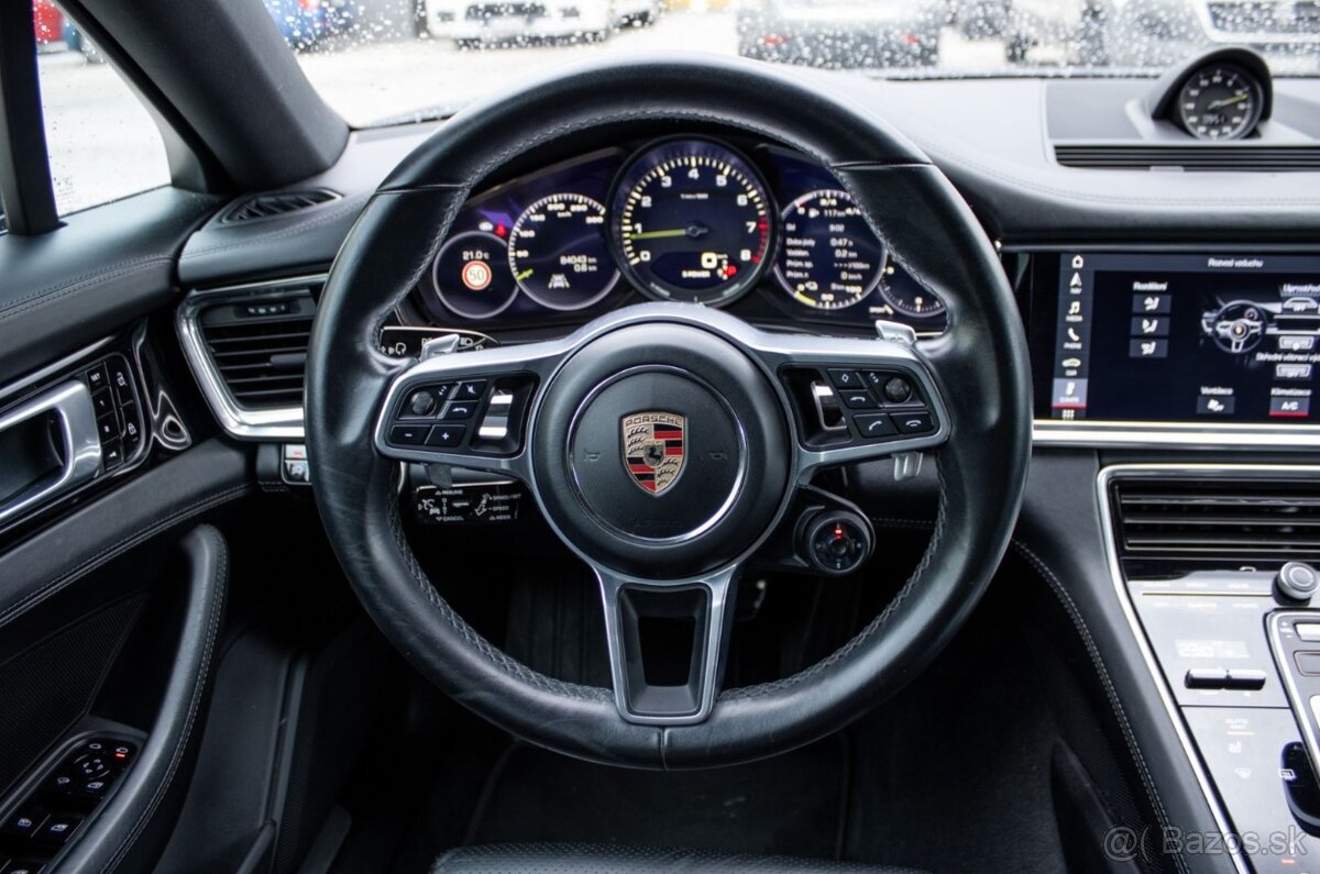 Porsche Panamera 4 E-Hybrid 4x4 A/T - 12