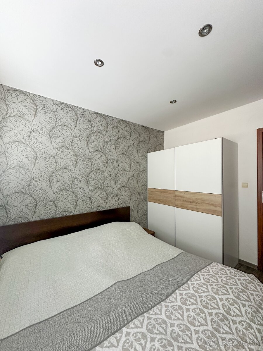 Pražský typ byt s veľkou loggiou, Jaltska - 12