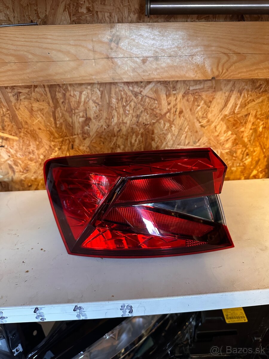 Zadné Svetlá VW, Škoda, Audi, Renault - 12