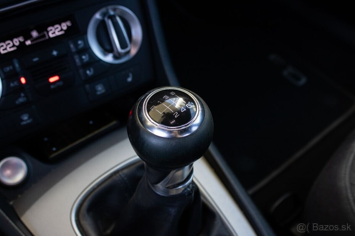 Audi Q3 2.0 TDi Quattro Manuál - 12