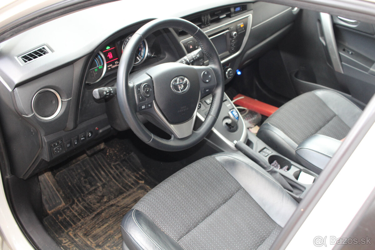 Toyota auris hybrid 1,8 - 12