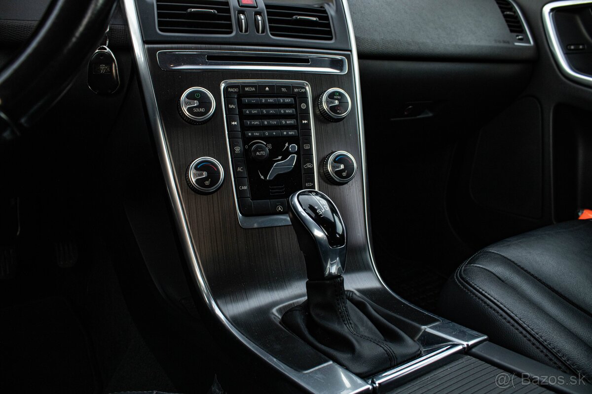 Volvo XC60 D4 2.0L Drive-E Ocean Race Geartronic - 12