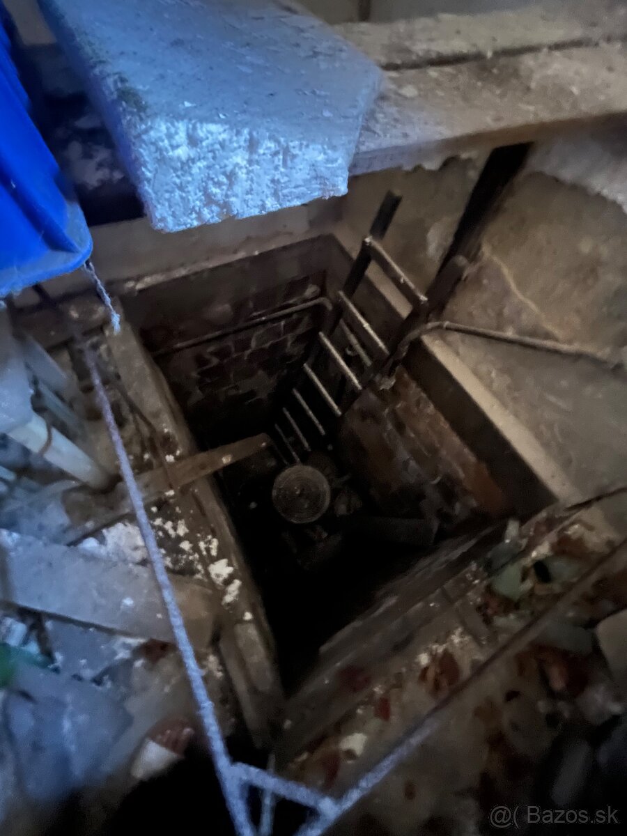 V Štúrove na predaj rozostavaný RD - 12