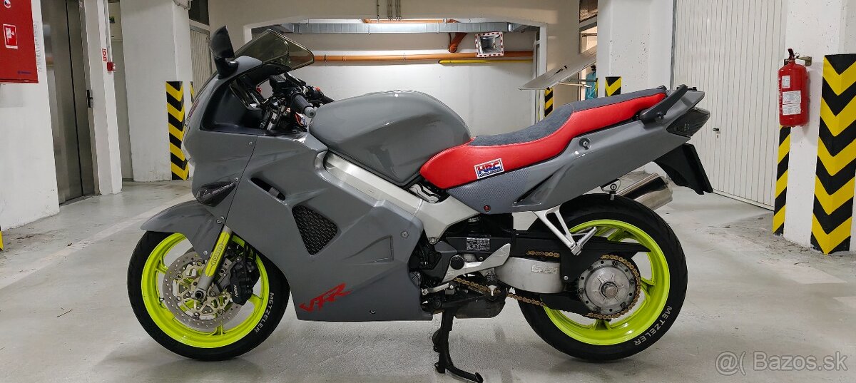 Honda VFR 800 FI - 12