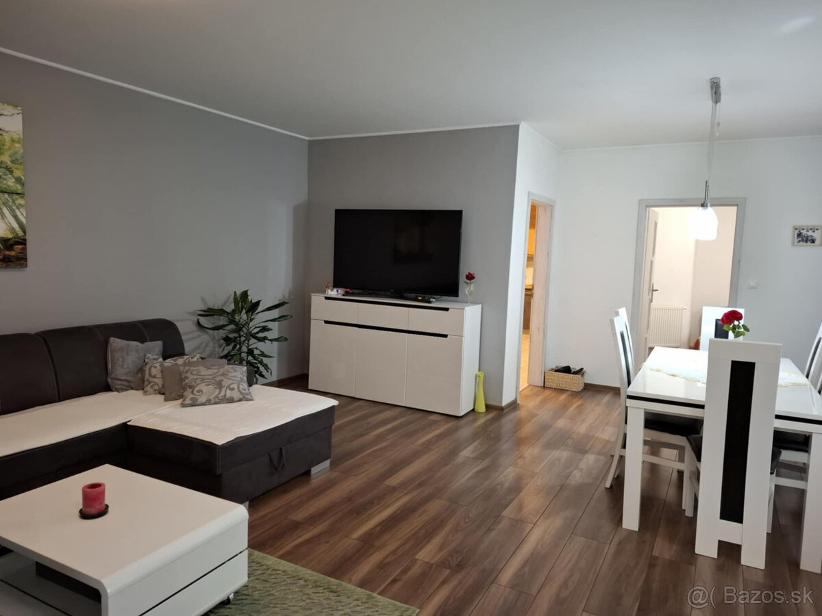 Predaj Kostolanská krčma Jedľové Kostoľany - 12