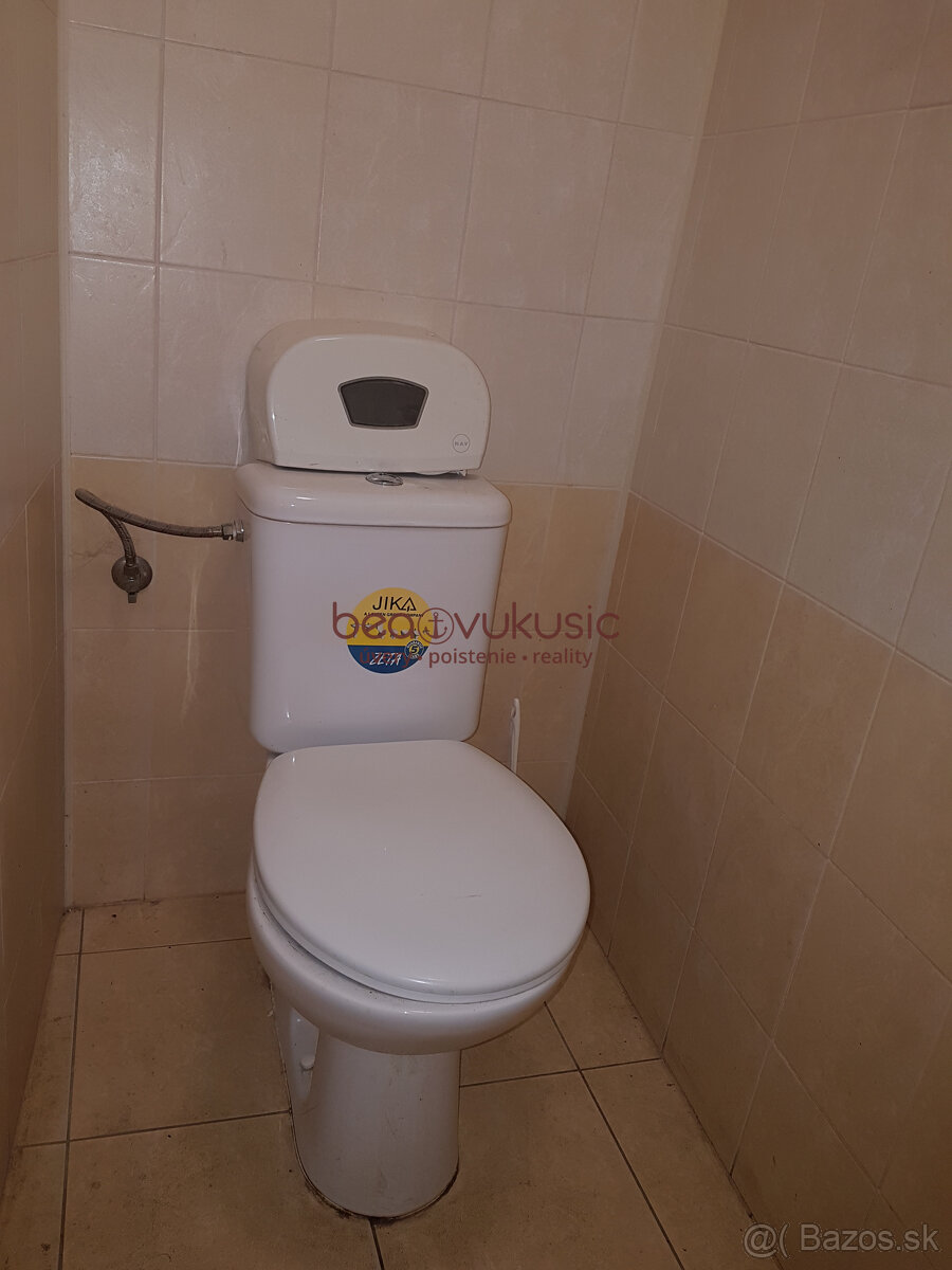 NA PRENÁJOM - podnikajte v Starom Meste - na HLAVNEJ ulici - 12