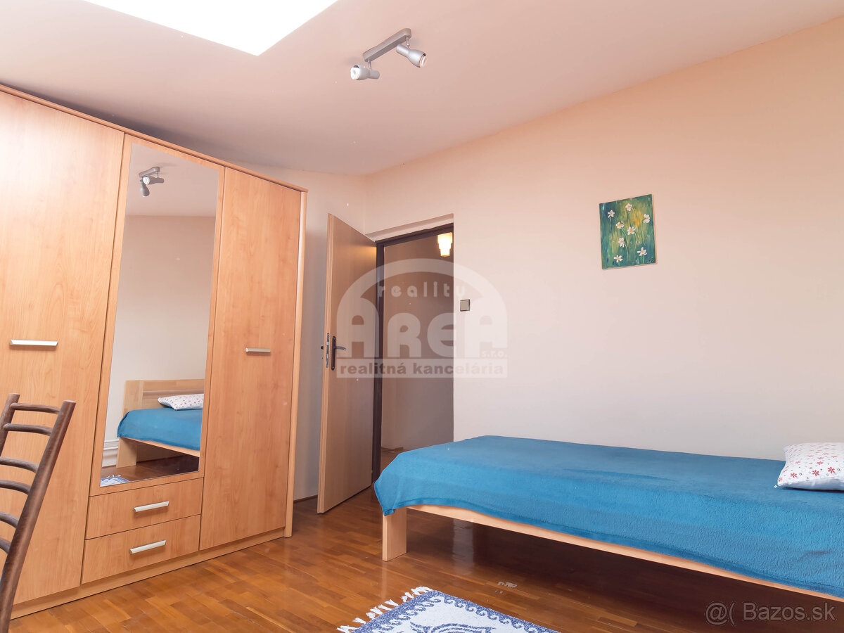 Dvojpodlažný rodinný dom v skvelej lokalite mesta Michalovce - 12