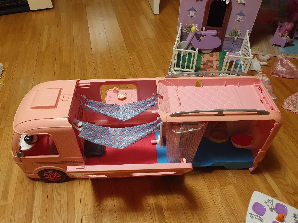 Drevený domček Barbie s obytným autom Barbie - 12