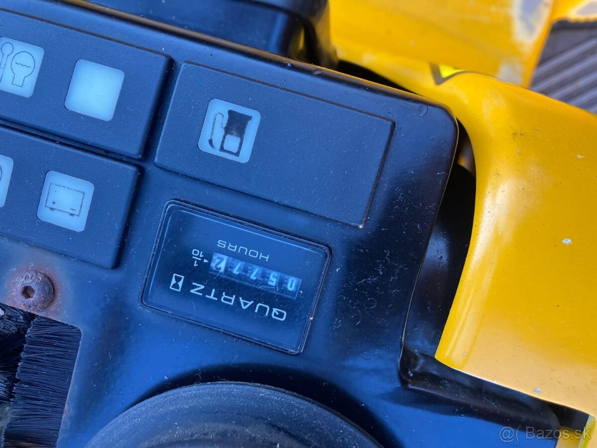 Minibagr JCB 8008CTS - 12