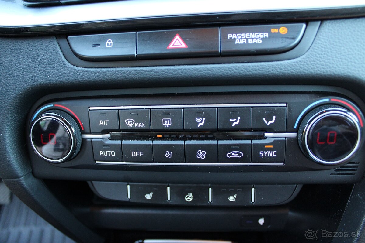 KIA XCEED 1.5 T-GDi 118 kW - 12