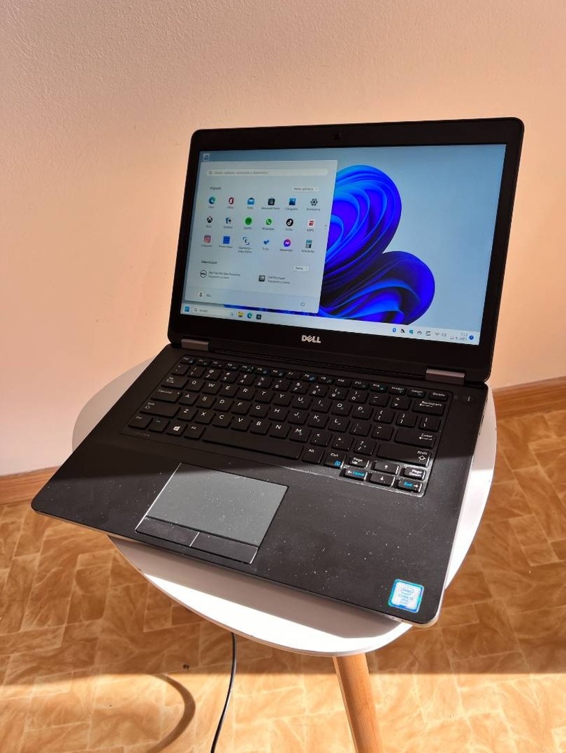 Notebook 14" DELL.Intel i5-6300U 2x2,40GHz.8gb ram.120g SSD - 12