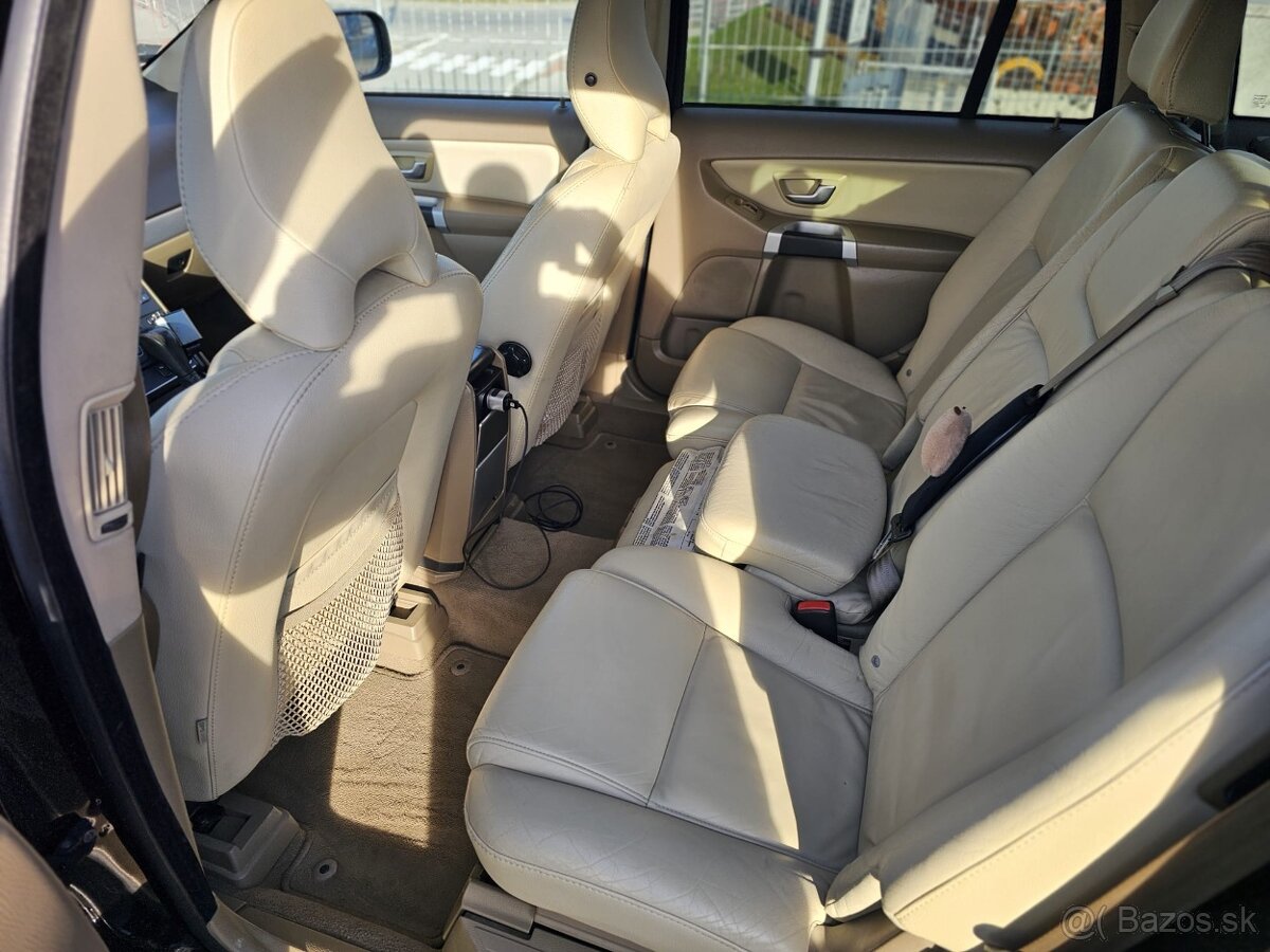VOLVO XC90 D5 7 miestne 8/2014 - 12